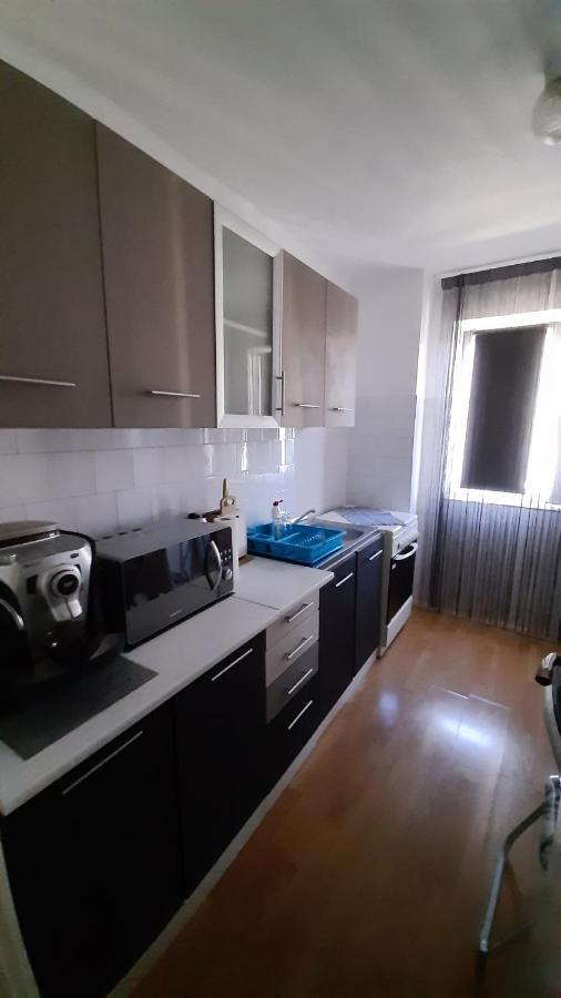 Ferienwohnung Apartament Victory Orşova Exterior foto