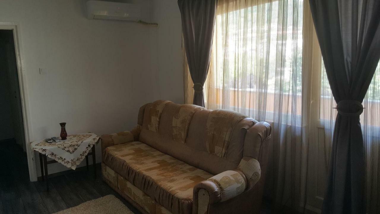 Ferienwohnung Apartament Victory Orşova Exterior foto