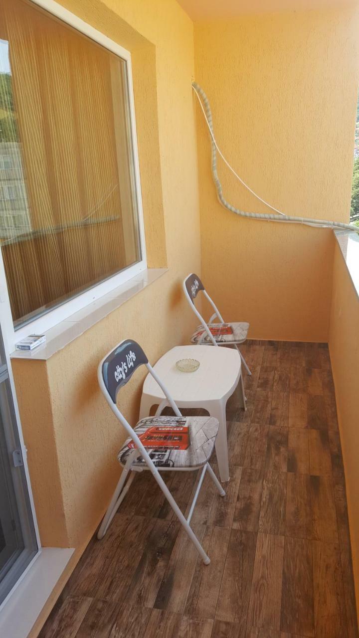 Ferienwohnung Apartament Victory Orşova Exterior foto